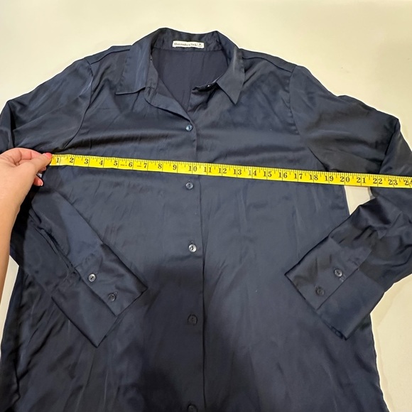 Abercrombie and Fitch Dark Blue Satin Button-Up Shirt Size Medium - Picture 3 of 5